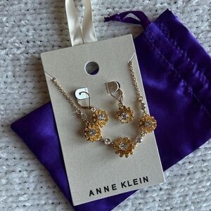 Anne Klein Gold Flower Earrings and Necklace Set💛